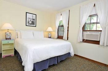 Pequot 3* Oak Bluffs